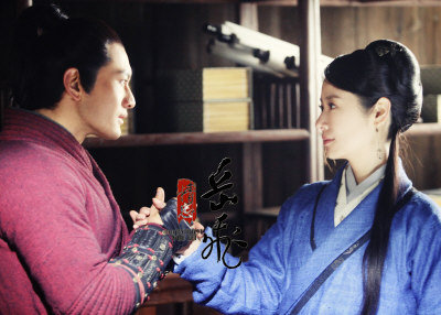 黃曉明(左)和林心如在《精忠岳飛》中飾演夫妻。(圖:劇組提供)