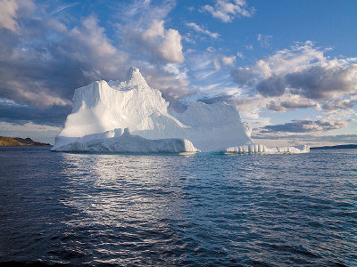 紐芬蘭有「冰山之都」之稱。(圖取自紐芬蘭-拉布拉多旅遊局網)