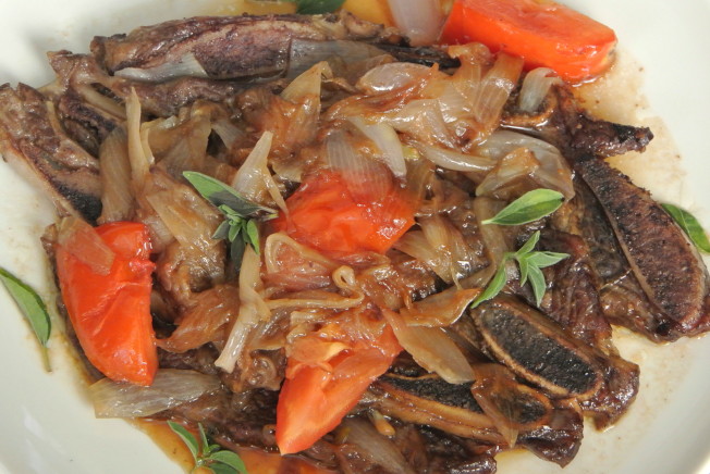 火蔥牛骨肉。(翠軒攝影)