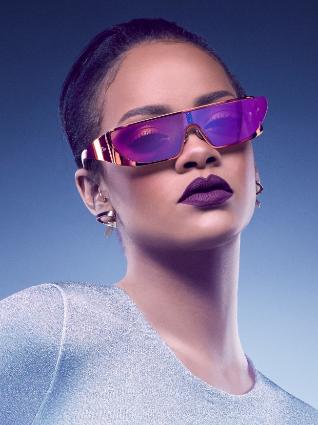 蕾哈娜為Dior設計同名太陽眼鏡「RIHANNA」。(圖:Dior提供)