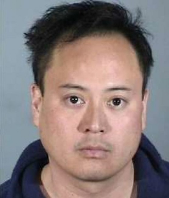 因乱开药即将被判刑的亚裔医师申丹尼。 