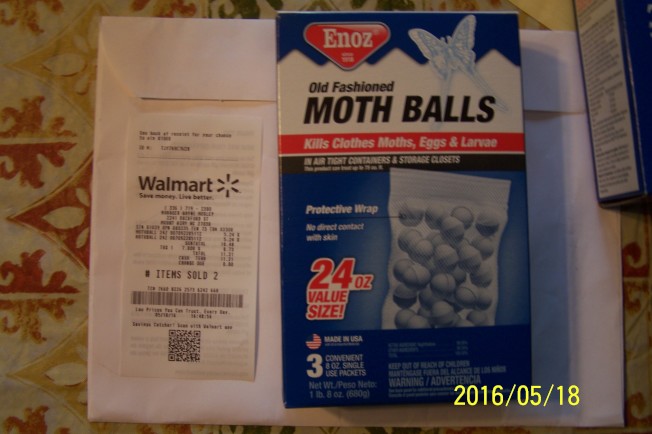 5.29元一盒24盎司的樟脑丸(Mothball)。