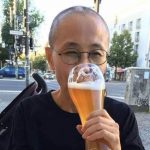 劉霞德國街頭暢飲啤酒 好友作家廖亦武:來自不易