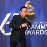 男低音吳蔚 以「喬伯斯之進化革命」贏得葛萊美獎