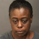 德州婦搶電擊槍拒捕 警開5槍射殺