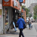 綠卡新規華人糾結 「還有什麼福利可拿?」