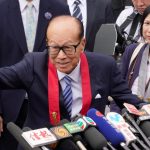 李嘉誠不附和北京 6年前撤資中國 關鍵時刻動見觀瞻