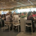 上海老人聚商場相親 反映城市高齡化問題