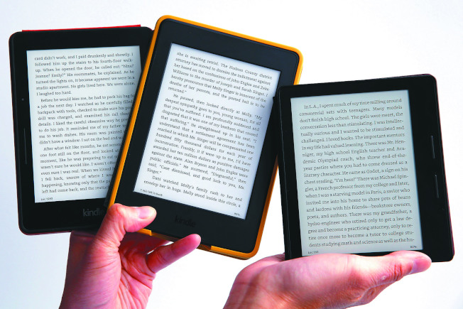 自亞馬遜推出Kindle以來已經超過十年,人們想脫離螢幕。(美聯社)