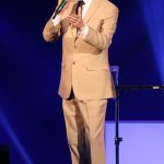 費玉清告別47年演唱生涯 最終唱逼哭上萬歌迷