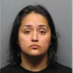 兒頭髮被剪壞  媽開車撞理髮師後自首