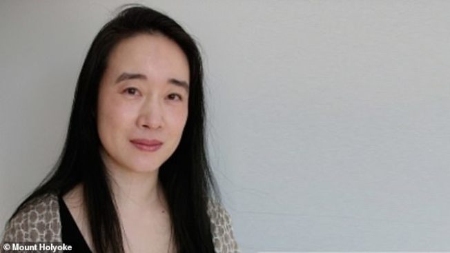 麻州贵族学校Mount Holyoke 学院的艺术史教授Rie Hachiyanagi，被指控谋杀未遂。(Mount Holyoke网站)