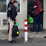 治安第一線 洛縣警局警員只拿到一個口罩