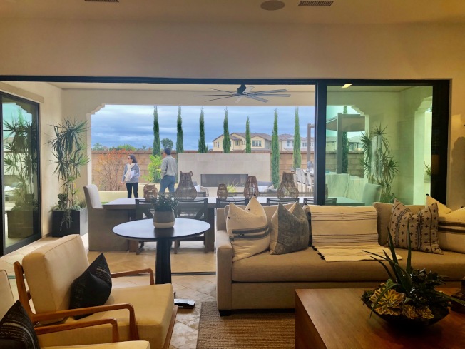 Shea Homes在橙縣杭廷頓灘(Huntington Beach)興建的Parkside Estates,有三種戶型,室內面積3496至4074平方呎,四至六臥,4.5至5.5浴,售價自170萬元起。(記者胡清揚/攝影)