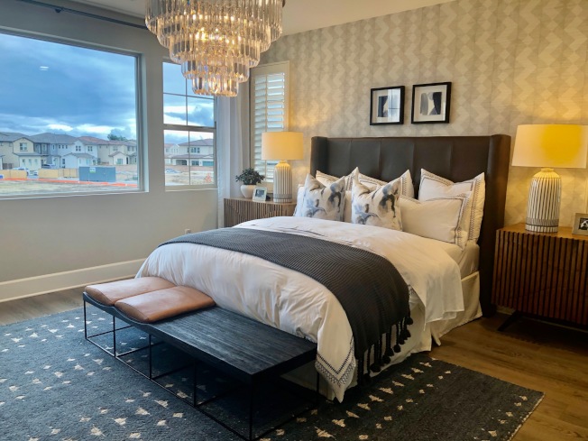 Shea Homes在橙縣杭廷頓灘(Huntington Beach)興建的Parkside Estates,有三種戶型,室內面積3496至4074平方呎,四至六臥,4.5至5.5浴,售價自170萬元起。(記者胡清揚/攝影)
