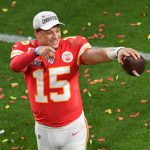 NFL/馬霍姆斯5億肥約…沒那麼好賺